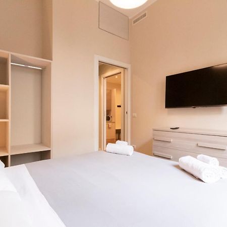 Missori Apartment 1 Милано Екстериор снимка