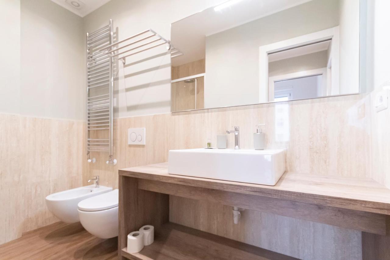 Missori Apartment 1 Милано Екстериор снимка
